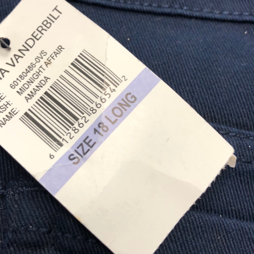 Gloria Vanderbilt Ladies Amanda Slimming Jeans - Picture 3 of 6